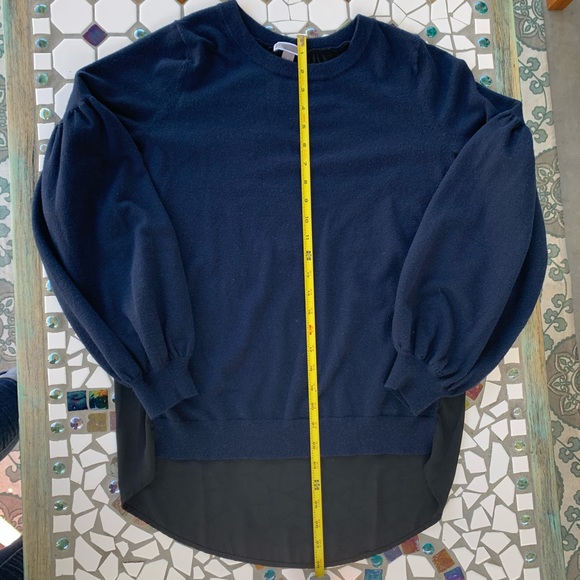 Gorgeous bell sleeve top - Picture 7 of 7